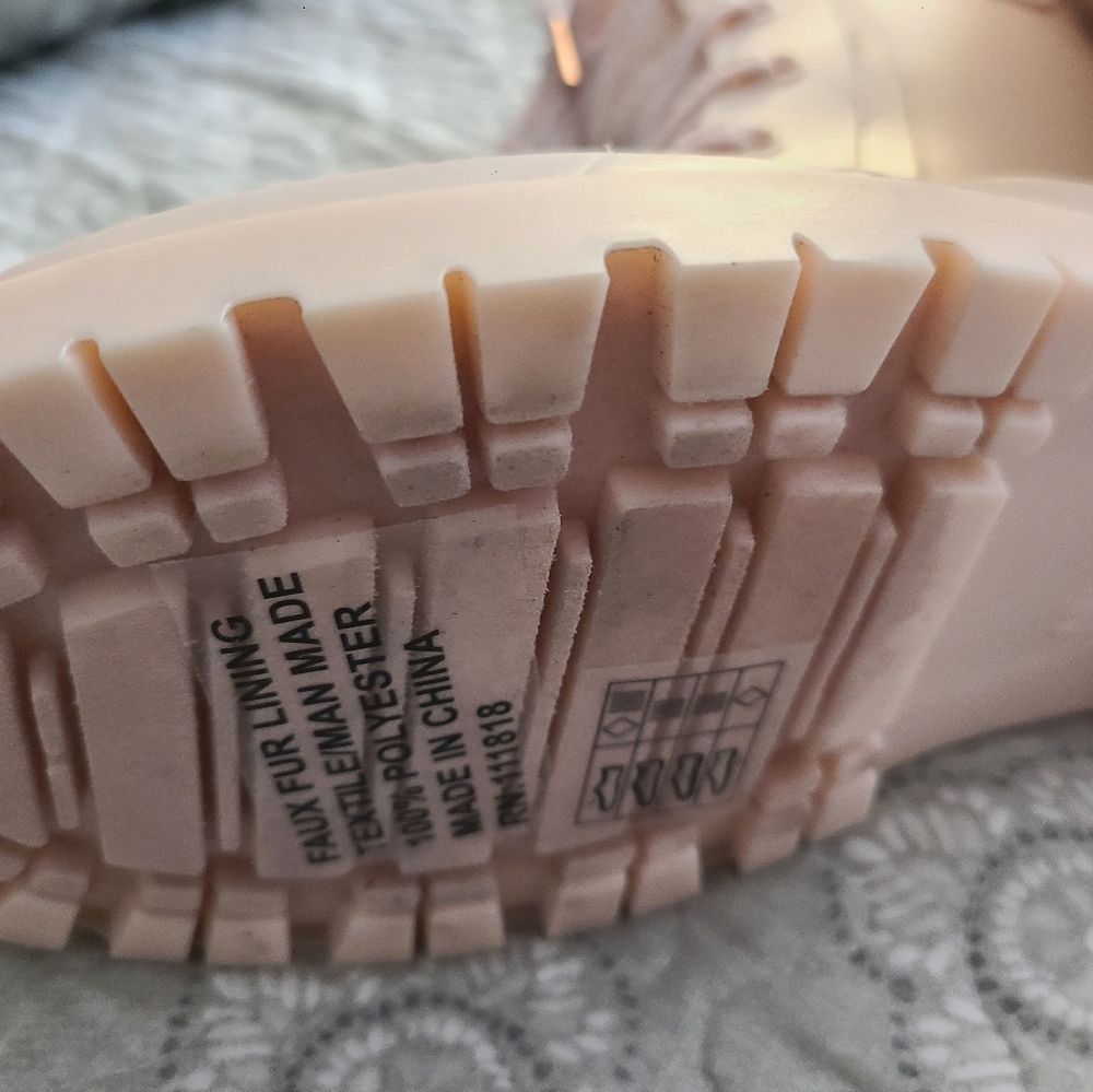 Michael Kors Light Pink Winter Boots - Picture 7 of 13